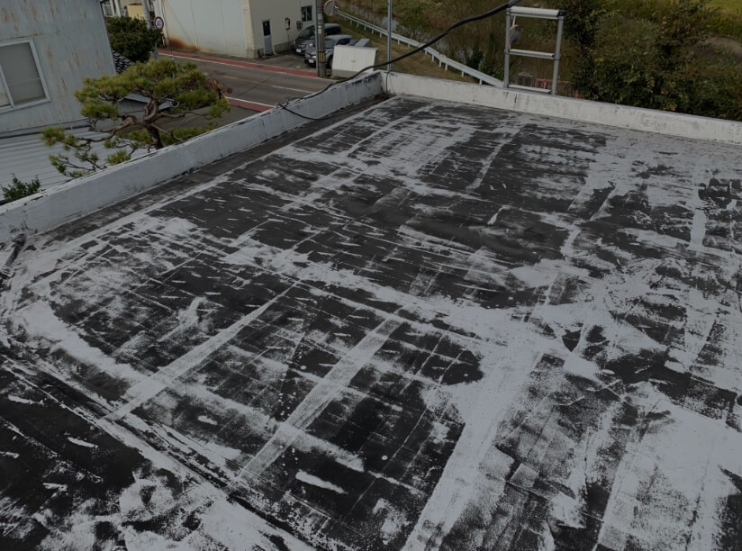 防水・漏水工事例１：屋上の防水・漏水工事前